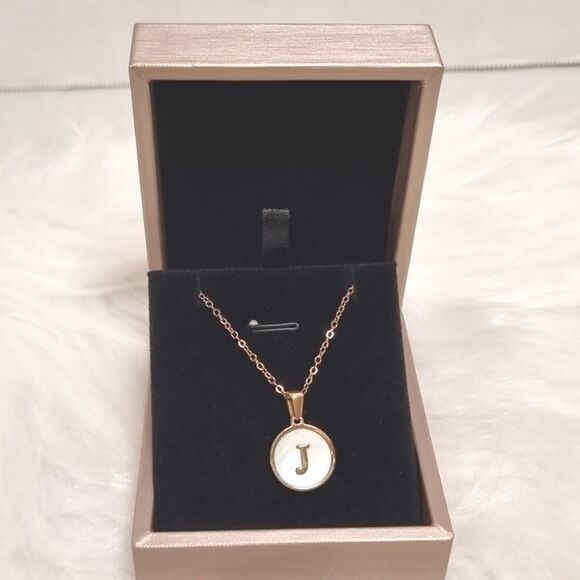SHELL INITIAL PENDANT NECKLACE stainless steel gold plated I J K or L - Picture 5 of 14